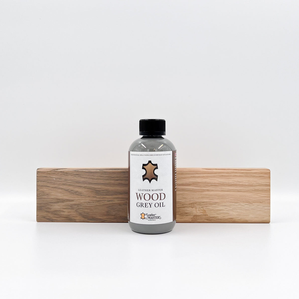 Färgprov Grey Oil på trä